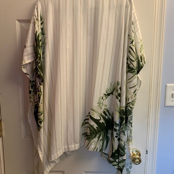 Chico's White, Ivory and Olive Leaves Tassel Kimono NWT OS M-4x - Picture 2 of 8